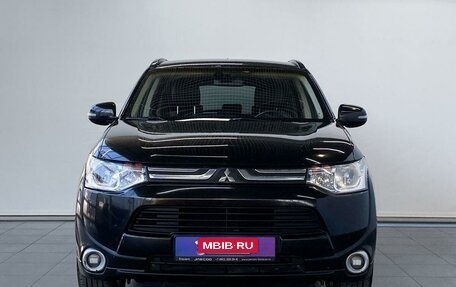 Mitsubishi Outlander III рестайлинг 3, 2014 год, 1 670 000 рублей, 3 фотография