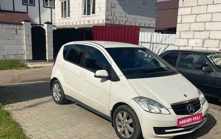 Mercedes-Benz A-Класс, 2011 год, 750 000 рублей, 3 фотография