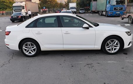 Audi A4, 2018 год, 2 750 000 рублей, 4 фотография