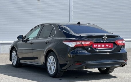 Toyota Camry, 2021 год, 3 370 000 рублей, 5 фотография