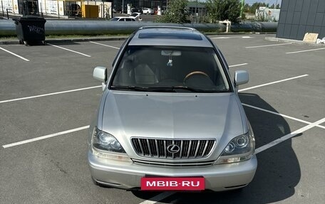 Lexus RX IV рестайлинг, 2001 год, 970 000 рублей, 2 фотография