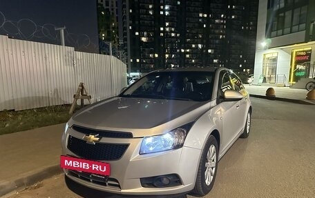 Chevrolet Cruze II, 2011 год, 785 000 рублей, 2 фотография