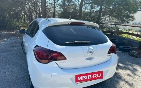 Opel Astra J, 2011 год, 900 000 рублей, 2 фотография