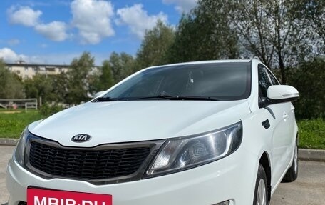 KIA Rio III рестайлинг, 2013 год, 830 000 рублей, 2 фотография