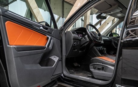 Volkswagen Tiguan II, 2018 год, 3 990 000 рублей, 25 фотография