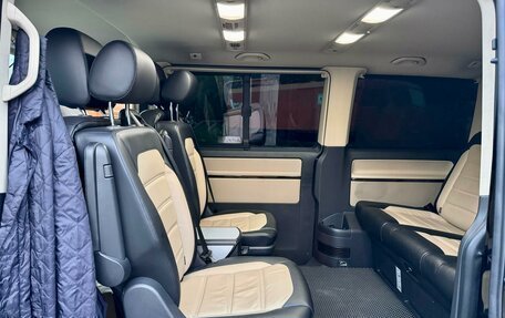 Volkswagen Multivan T6 рестайлинг, 2018 год, 4 750 000 рублей, 14 фотография