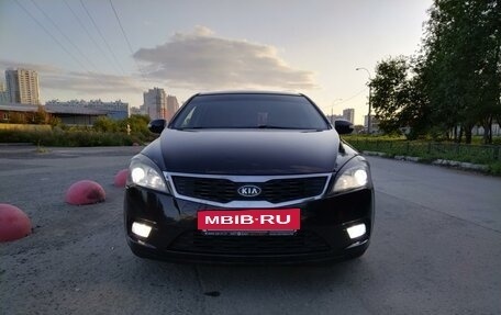 KIA cee'd I рестайлинг, 2011 год, 725 000 рублей, 2 фотография