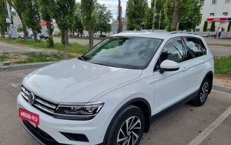 Volkswagen Tiguan II, 2018 год, 3 500 000 рублей, 4 фотография