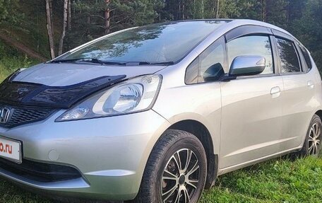 Honda Fit III, 2010 год, 860 000 рублей, 1 фотография