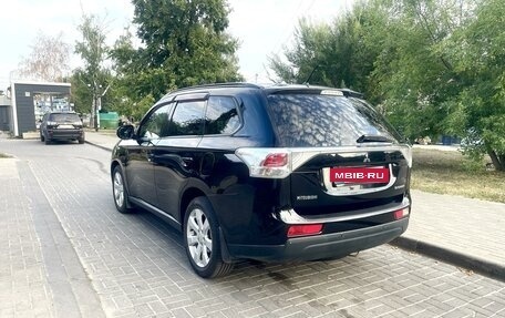 Mitsubishi Outlander III рестайлинг 3, 2013 год, 1 499 000 рублей, 4 фотография