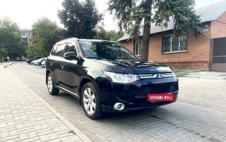 Mitsubishi Outlander III рестайлинг 3, 2013 год, 1 499 000 рублей, 5 фотография