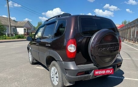 Chevrolet Niva I рестайлинг, 2010 год, 500 000 рублей, 2 фотография