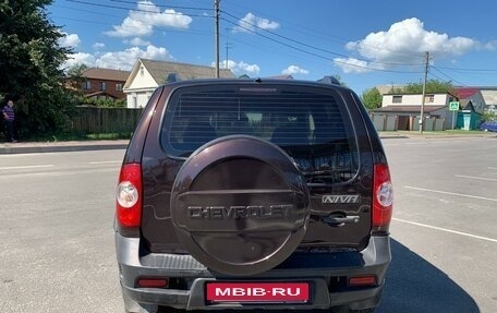 Chevrolet Niva I рестайлинг, 2010 год, 500 000 рублей, 3 фотография