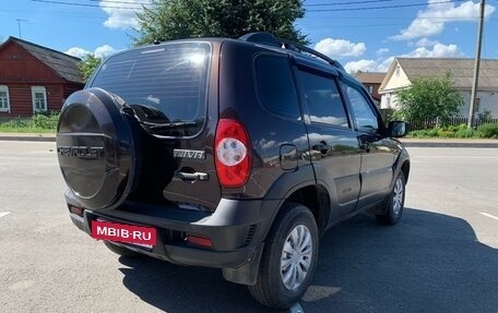 Chevrolet Niva I рестайлинг, 2010 год, 500 000 рублей, 4 фотография