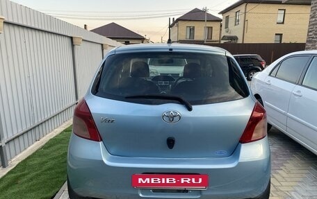 Toyota Vitz, 2005 год, 600 000 рублей, 4 фотография