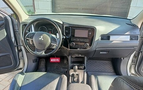 Mitsubishi Outlander III рестайлинг 3, 2013 год, 1 580 000 рублей, 4 фотография