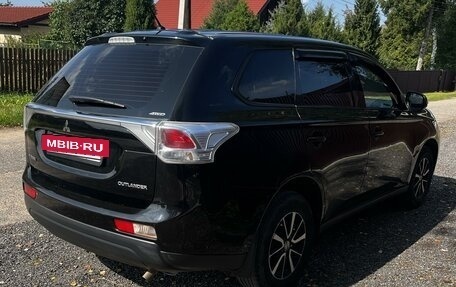 Mitsubishi Outlander III рестайлинг 3, 2013 год, 1 200 000 рублей, 4 фотография