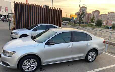 Volkswagen Jetta VI, 2014 год, 1 130 000 рублей, 2 фотография