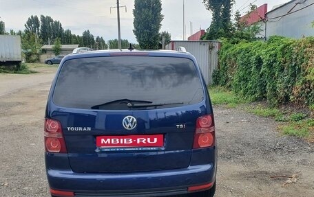 Volkswagen Touran III, 2007 год, 980 000 рублей, 3 фотография