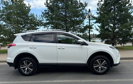 Toyota RAV4, 2016 год, 2 490 000 рублей, 4 фотография