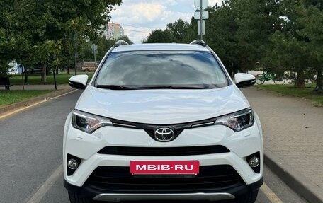 Toyota RAV4, 2016 год, 2 490 000 рублей, 2 фотография