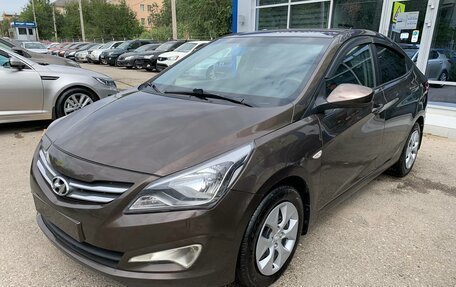 Hyundai Solaris II рестайлинг, 2015 год, 989 000 рублей, 16 фотография