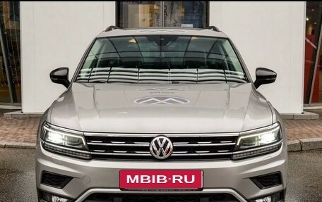 Volkswagen Tiguan II, 2020 год, 3 800 000 рублей, 3 фотография