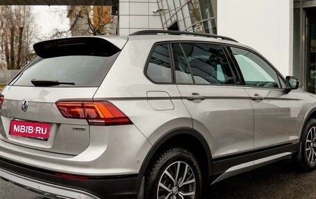 Volkswagen Tiguan II, 2020 год, 3 800 000 рублей, 5 фотография