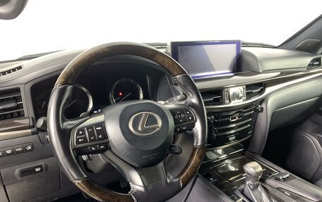 Lexus LX III, 2017 год, 7 389 000 рублей, 25 фотография