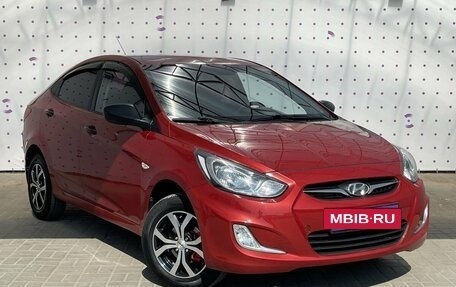 Hyundai Solaris II рестайлинг, 2012 год, 900 000 рублей, 2 фотография