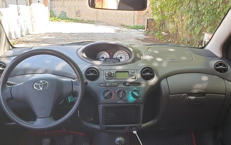 Toyota Yaris I рестайлинг, 2003 год, 565 000 рублей, 10 фотография