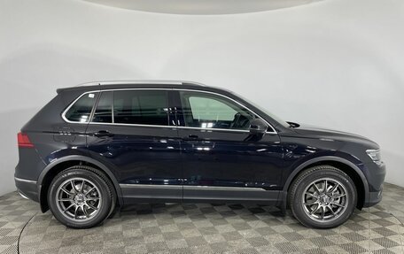 Volkswagen Tiguan II, 2018 год, 3 150 000 рублей, 4 фотография