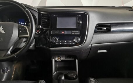 Mitsubishi Outlander III рестайлинг 3, 2014 год, 1 297 000 рублей, 11 фотография