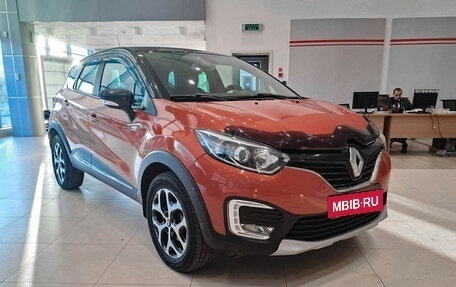 Renault Kaptur I рестайлинг, 2016 год, 1 396 000 рублей, 3 фотография