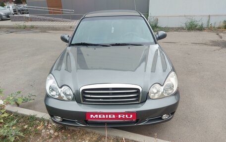 Hyundai Sonata IV рестайлинг, 2005 год, 500 000 рублей, 1 фотография