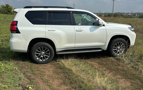 Toyota Land Cruiser Prado 150 рестайлинг 2, 2020 год, 5 730 000 рублей, 2 фотография