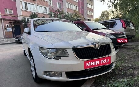 Skoda Superb III рестайлинг, 2011 год, 1 030 000 рублей, 2 фотография