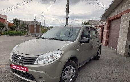 Renault Sandero I, 2011 год, 680 000 рублей, 2 фотография