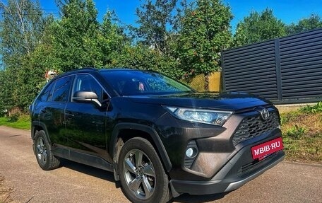 Toyota RAV4, 2020 год, 3 560 000 рублей, 5 фотография