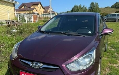 Hyundai Solaris II рестайлинг, 2011 год, 830 000 рублей, 2 фотография