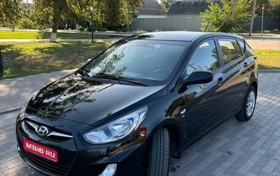 Hyundai Solaris II рестайлинг, 2012 год, 900 000 рублей, 1 фотография