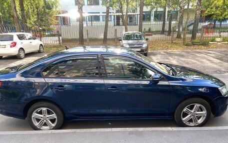 Volkswagen Jetta VI, 2011 год, 830 000 рублей, 4 фотография