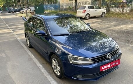 Volkswagen Jetta VI, 2011 год, 830 000 рублей, 2 фотография