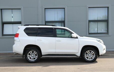 Toyota Land Cruiser Prado 150 рестайлинг 2, 2011 год, 2 750 000 рублей, 4 фотография