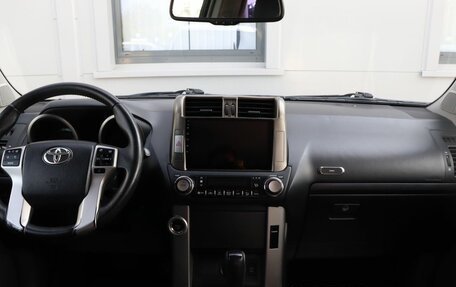 Toyota Land Cruiser Prado 150 рестайлинг 2, 2011 год, 2 750 000 рублей, 11 фотография