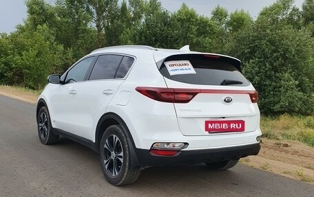 KIA Sportage IV рестайлинг, 2020 год, 2 600 000 рублей, 2 фотография