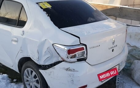 Renault Logan II, 2017 год, 400 000 рублей, 2 фотография