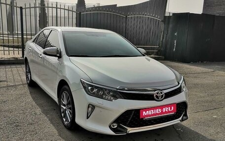 Toyota Camry, 2017 год, 2 900 000 рублей, 2 фотография