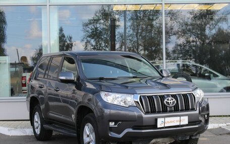 Toyota Land Cruiser Prado 150 рестайлинг 2, 2019 год, 5 580 000 рублей, 1 фотография