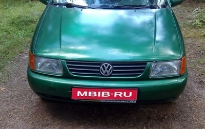 Volkswagen Polo III рестайлинг, 1996 год, 135 000 рублей, 1 фотография